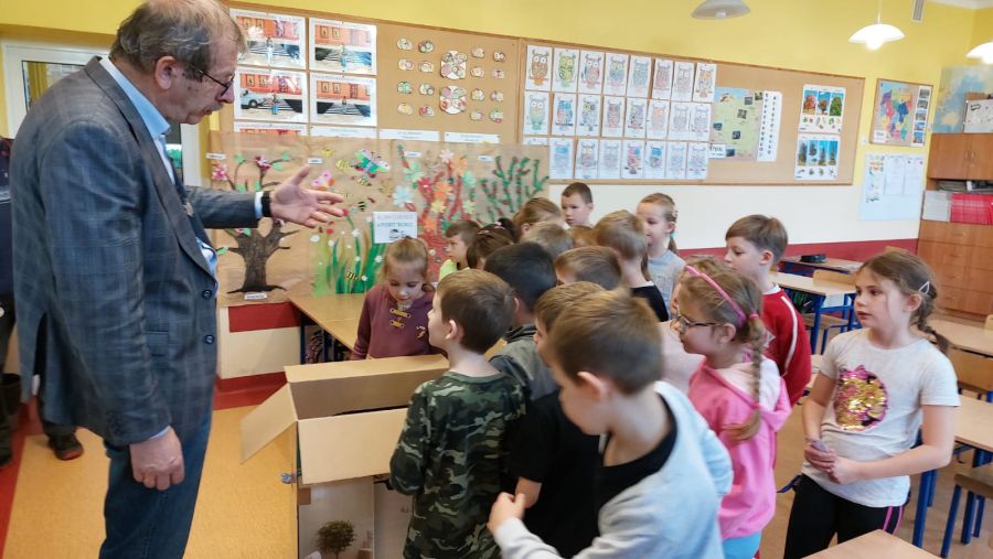 1000088744 1000088744