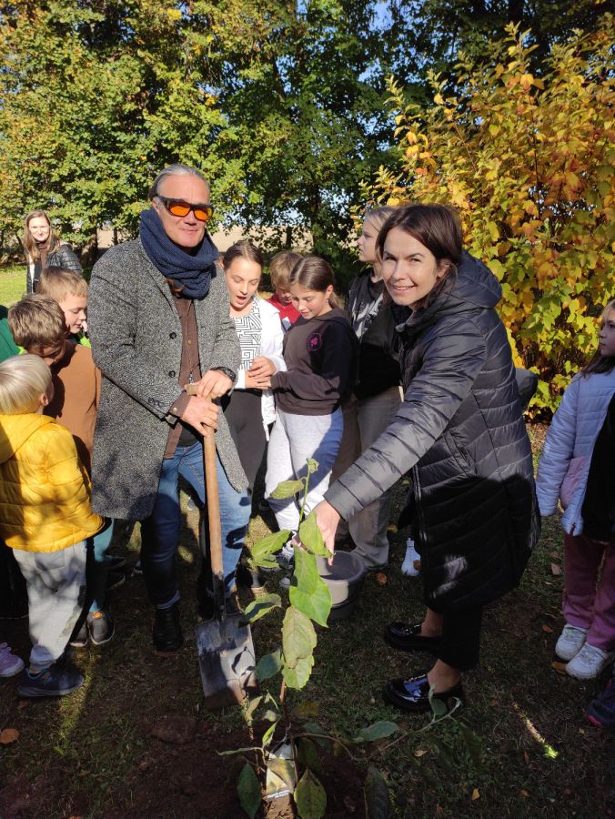 1729241879823 1729241879823